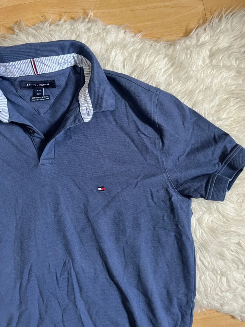 Tommy Hilfiger Men’s Dark Blue Polo with Contrast Collar - Picture 3 of 5